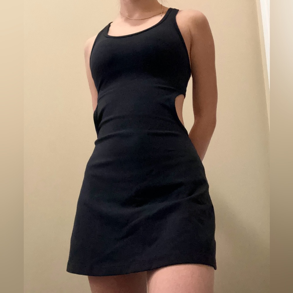 Aritzia TNA Surpass Sports Dress in Black